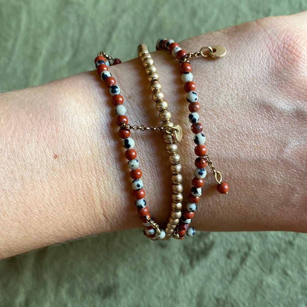 Universal thread bracelet set
